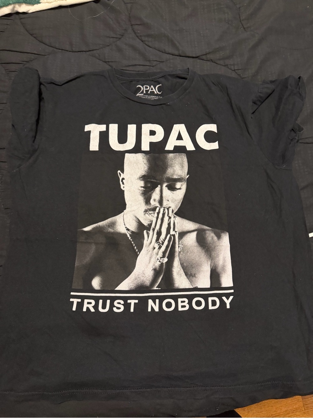 Black Tupac "Trust Nobody" Large Graphic Tee